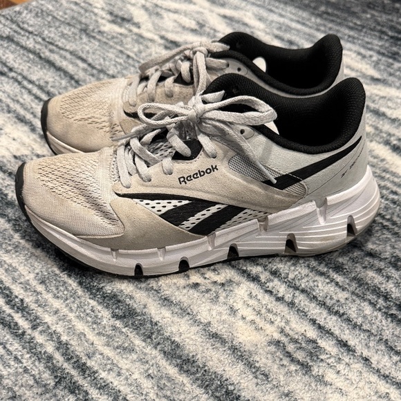 Reebok White and Black Running Sneakers - Picture 3 of 5